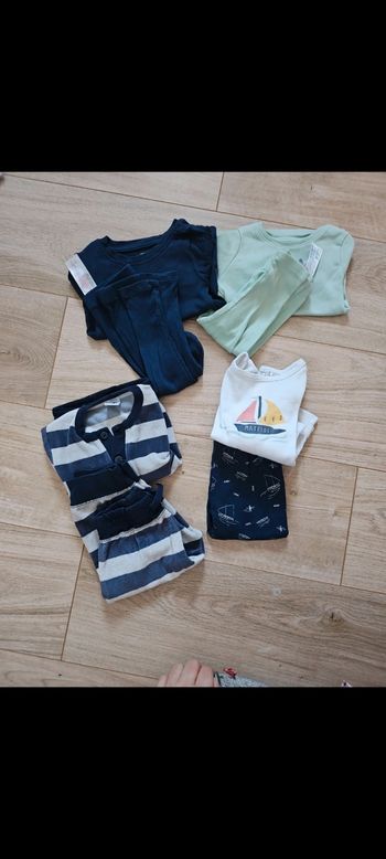 Lot pyjamas 12 mois