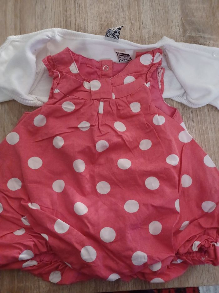 Ensemble 6 mois - photo numéro 2