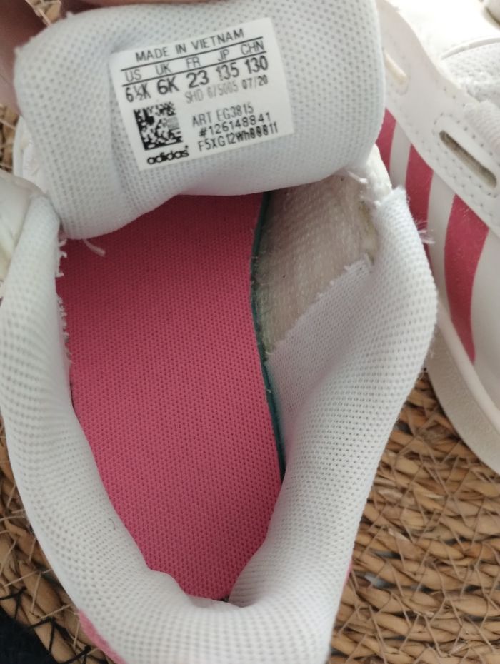 Baskets Adidas blanches et roses - photo numéro 3