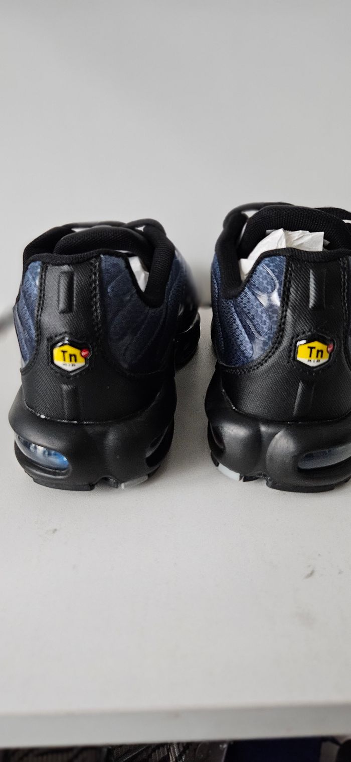 Basket TN Nike taille 43 - photo numéro 5