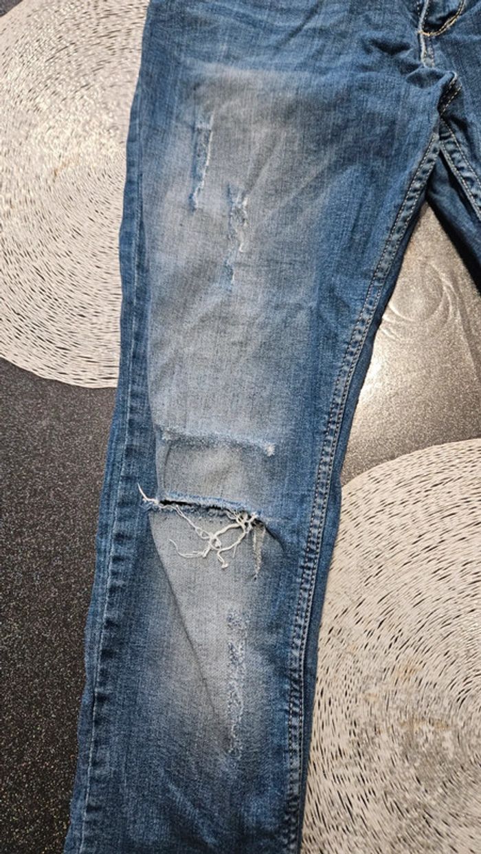 Jean bleu destroy - photo numéro 4