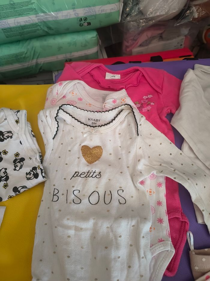 Lot bébé fille 6 mois - photo numéro 3