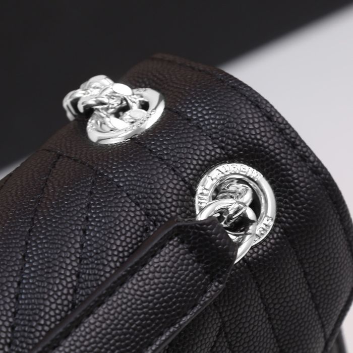 Yves Saint Laurent  92100 - photo numéro 4