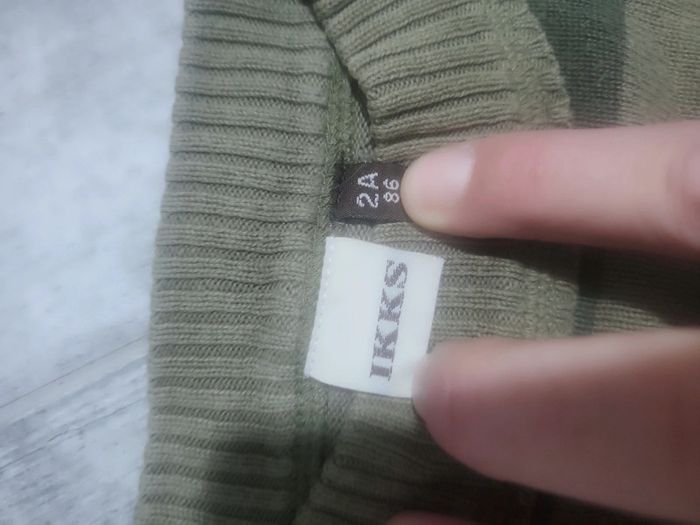 Magnifique pull ikks garçon 2ans - photo numéro 3