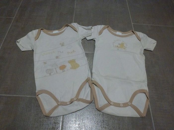 Lot 3 bodies manches courtes bébé 18 mois - photo numéro 3