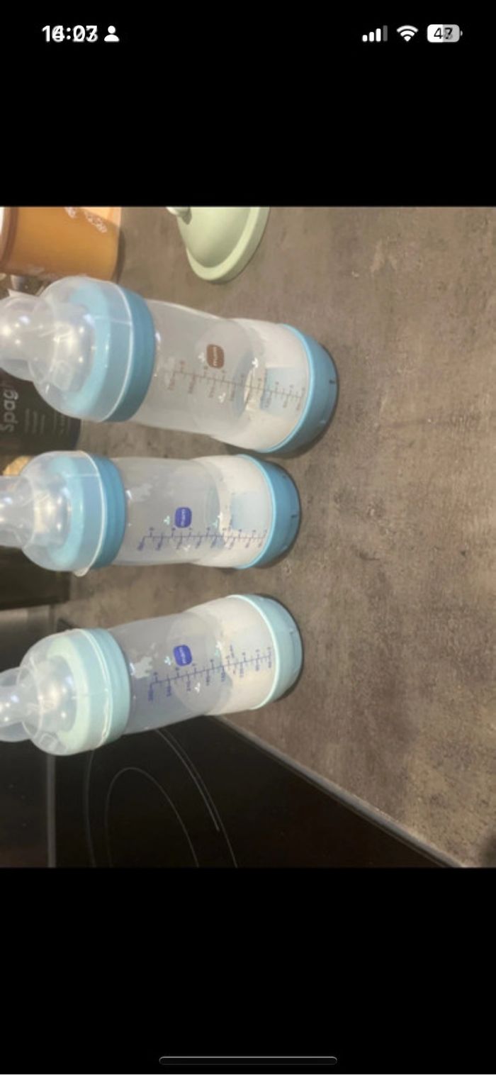 Biberons mam 150 ml x3 et biberons mam 260ml x3 aussi avec deux boîtes doseuses offertes - photo numéro 2