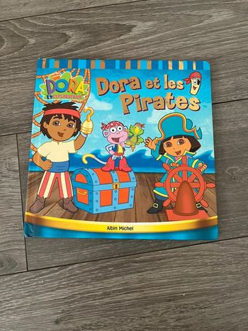 Livre Dora et les pirates.