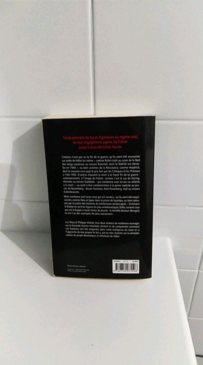 Livre Les derniers jours des Chefs Nazis - photo numéro 2