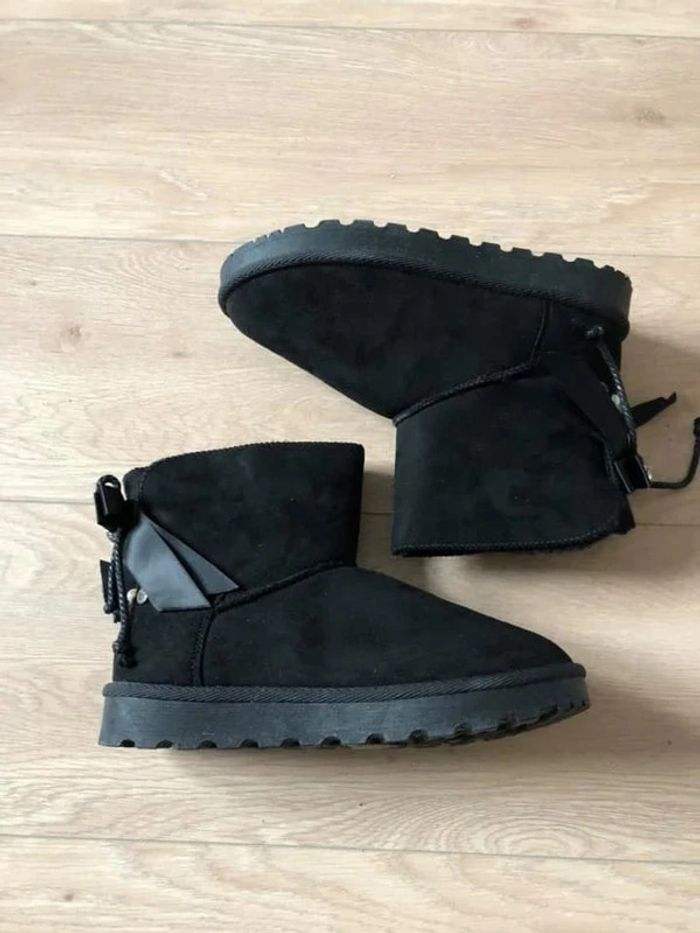 Bottines noires fourrées neuves pointure 37 - photo numéro 11