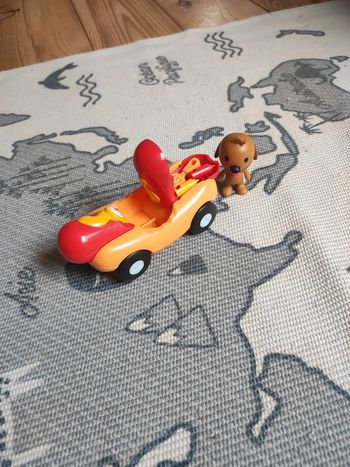 Véhicule Hot Dog et figurine chien