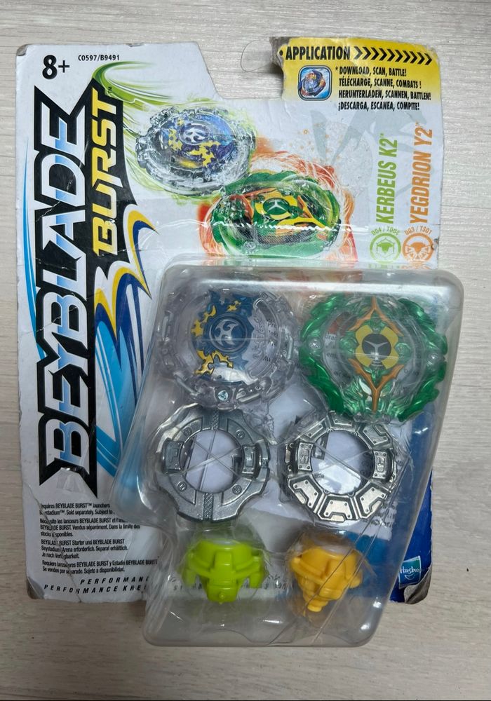 Beyblade burst