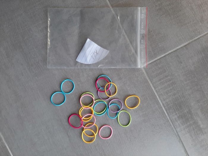 lot 21 élastiques colorés brillantes - photo numéro 3