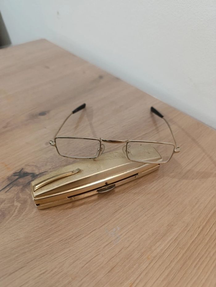 Lunettes et étuis vintage - photo numéro 2