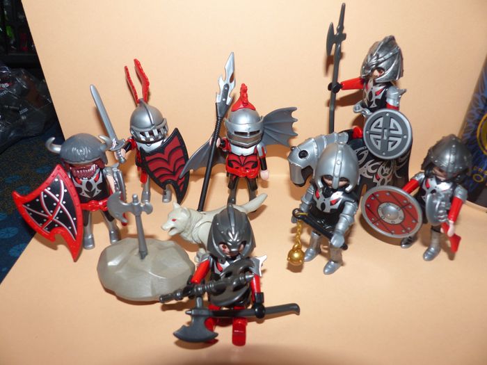 Lot playmobils chevaliers tribaux en armes - photo numéro 3