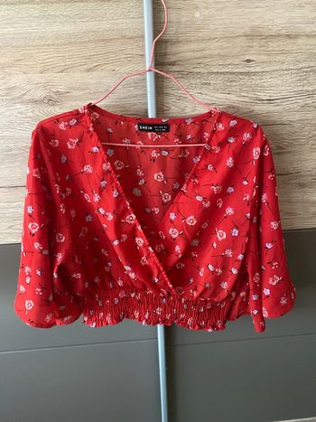 Haut rouge taille S