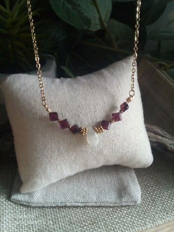 Collier grenat et pierres de lune naturelles
