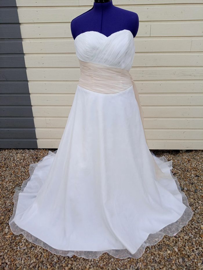 robe de mariée taille 44/46 - photo numéro 8