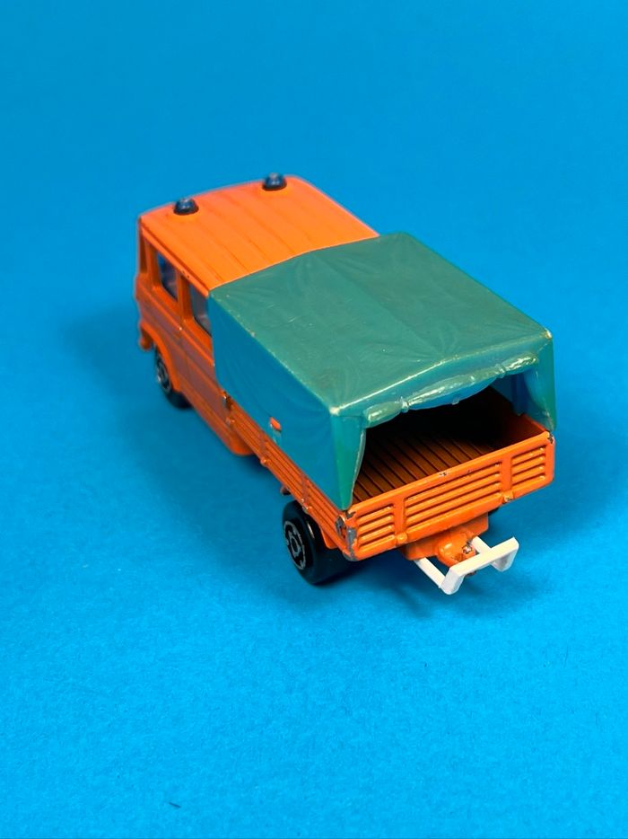 Majorette vintage : Camion Mercedes Travaux Publics - photo numéro 8