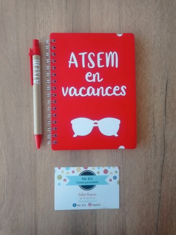 Ensemble carnet et stylo ATSEM en vacances