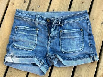 Short School Rag, taille 27 très bon état, très joli 30 €