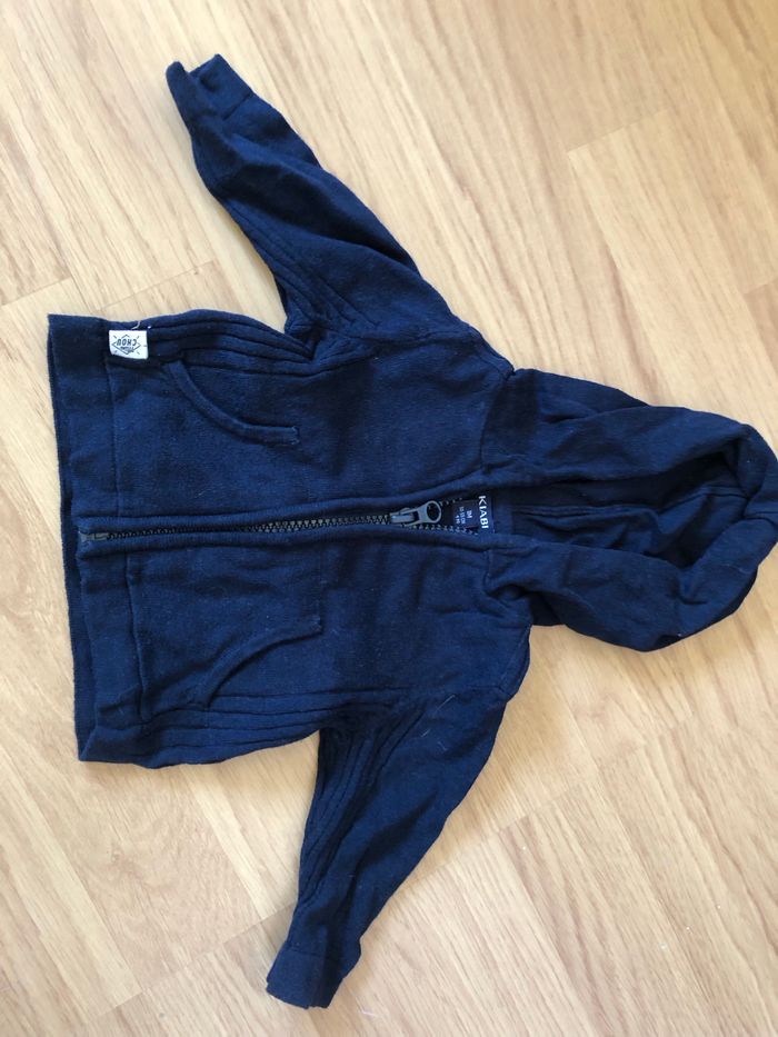 Sweat bleu marine 1 mois