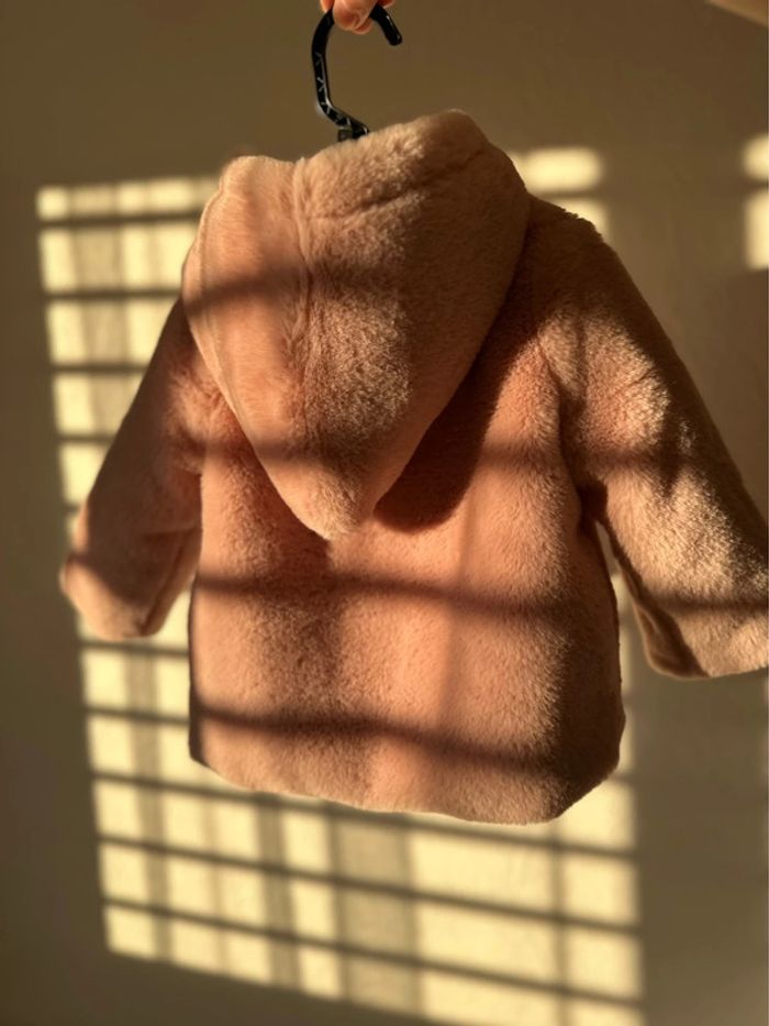 Veste fausse fourrure a capuche - photo numéro 6