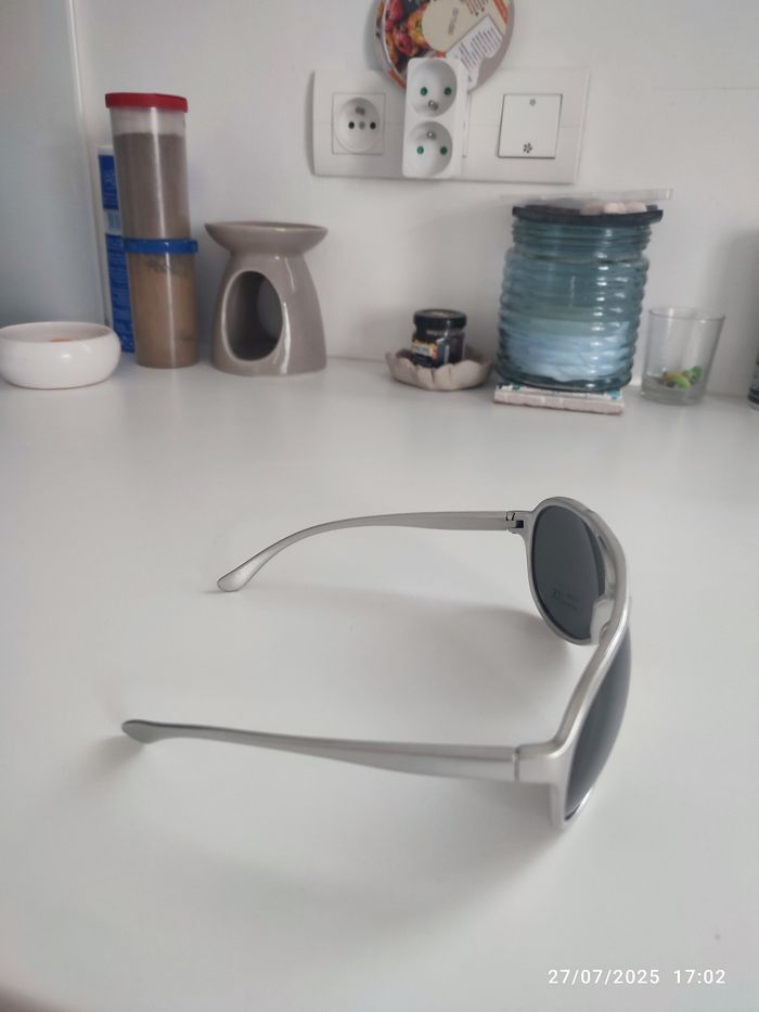 Lunettes de soleil - photo numéro 2