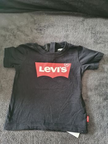 T shirt levis