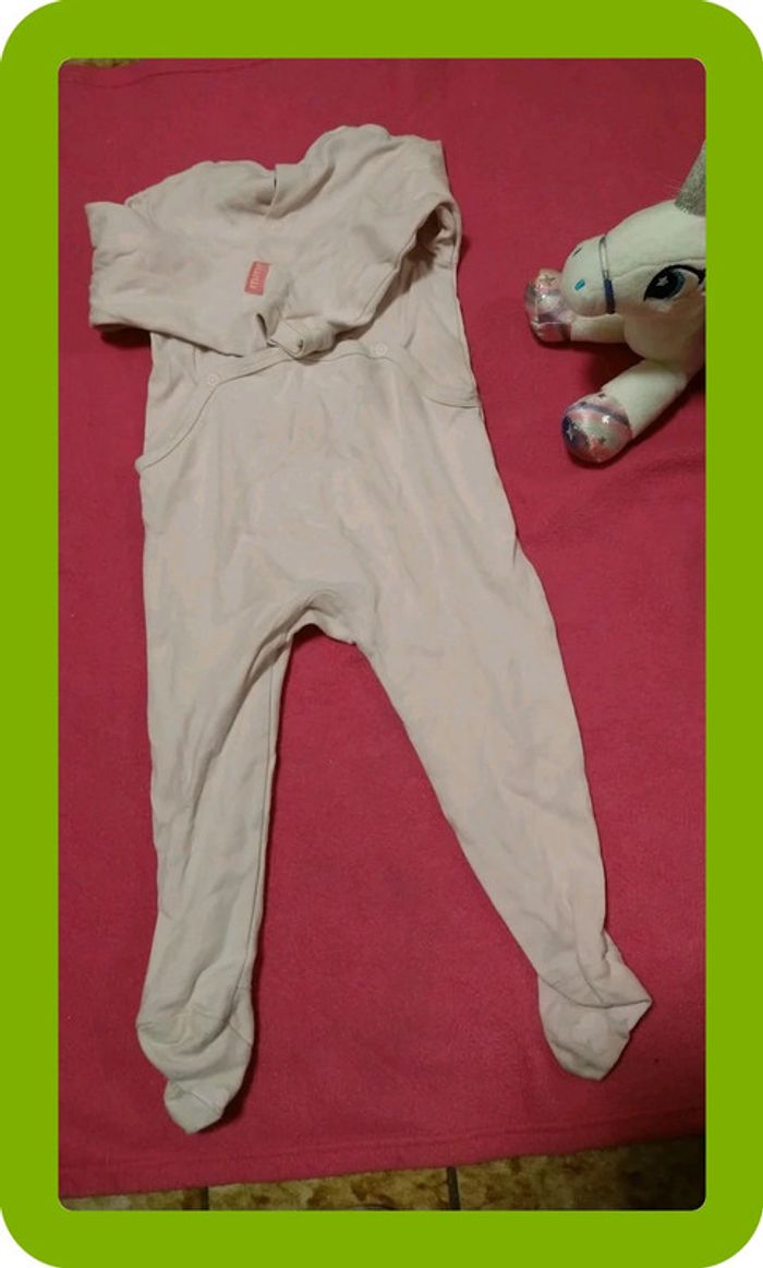 Pyjama demi-saison thème Minnie taille 23 mois en très bon état - photo numéro 2
