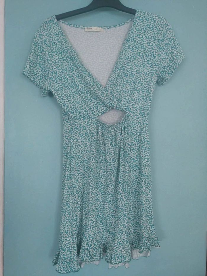 Robe fleurie pull and bear verte taille m - photo numéro 1