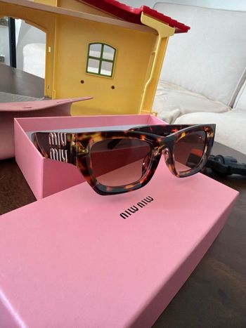 Lunette de soleil miumiu 