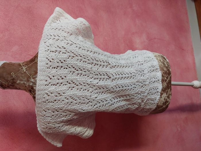 Pull maille ajourée sans manches taille 38-40 - photo numéro 3