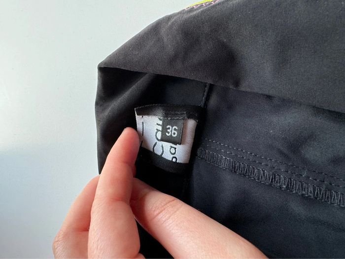 Veste noire - taille 36 - pause café - photo numéro 2