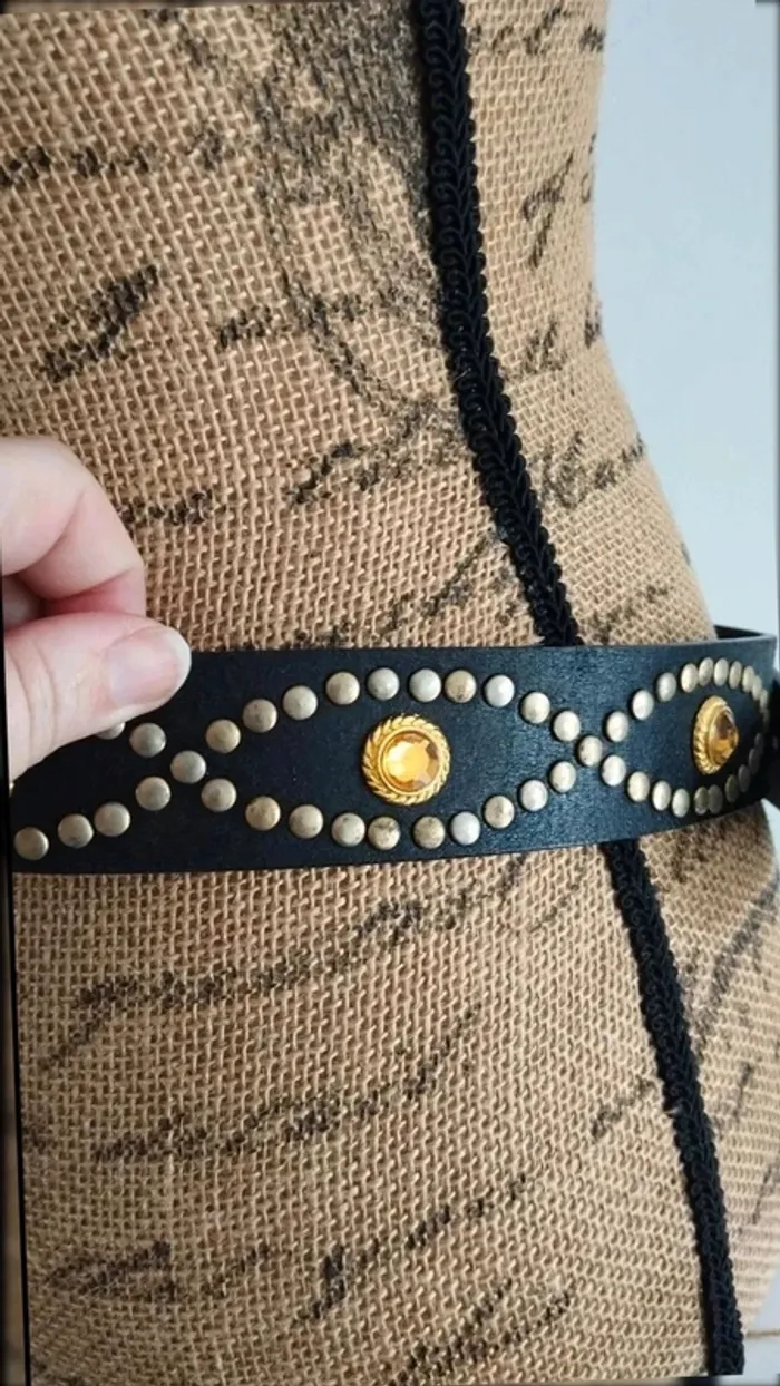 Ceinture noire clous doré effet pierres orange - photo numéro 8