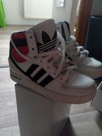 Baskets Adidas 28