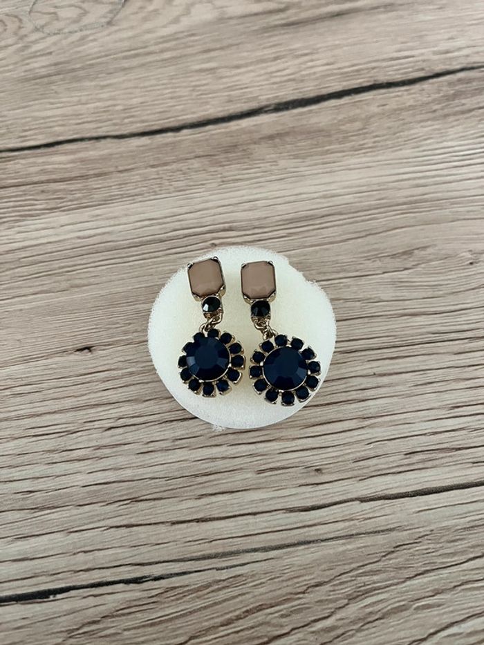 Boucles d’oreille pierres bleu marine et beige Zara