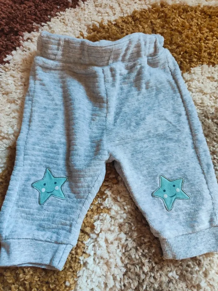 Lot 2 pantalons 1 mois - photo numéro 4