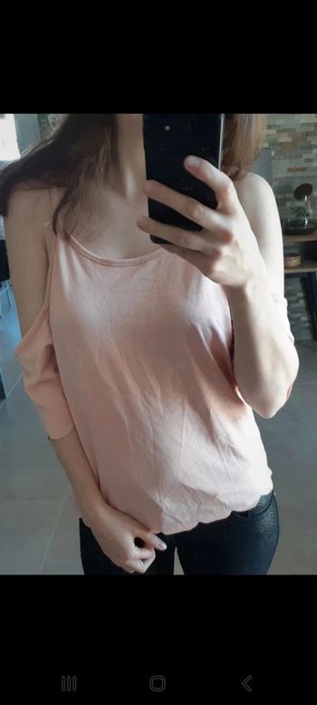 Top avec épaule dénudée taille 36