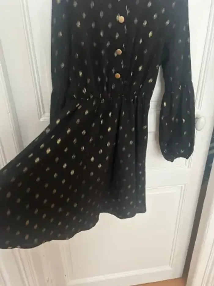 Robe avec dore et dentelle - photo numéro 3