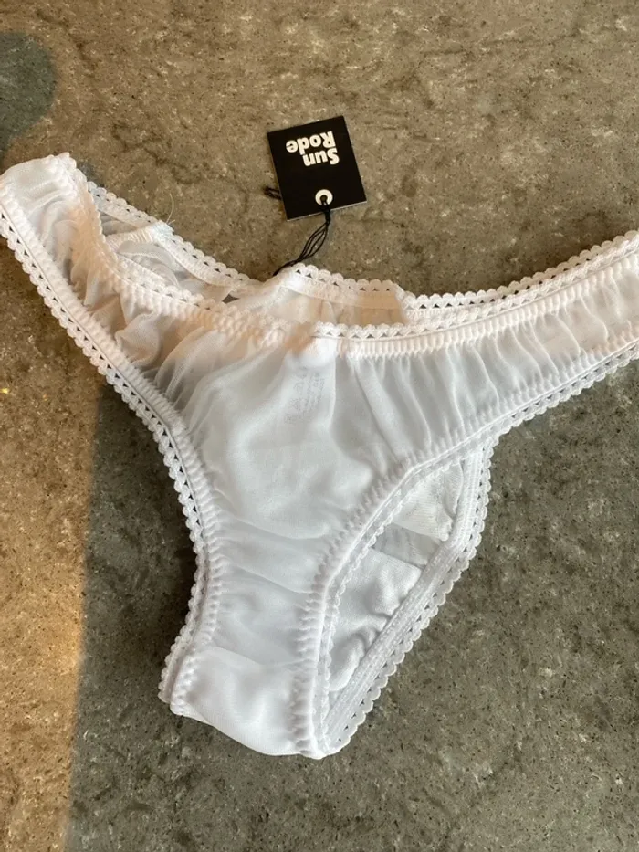 Tanga blanc neuf - photo numéro 3