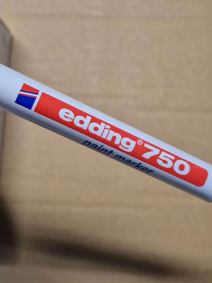 Boite 10 marqueurs peinture vert Edding 750. - photo numéro 2