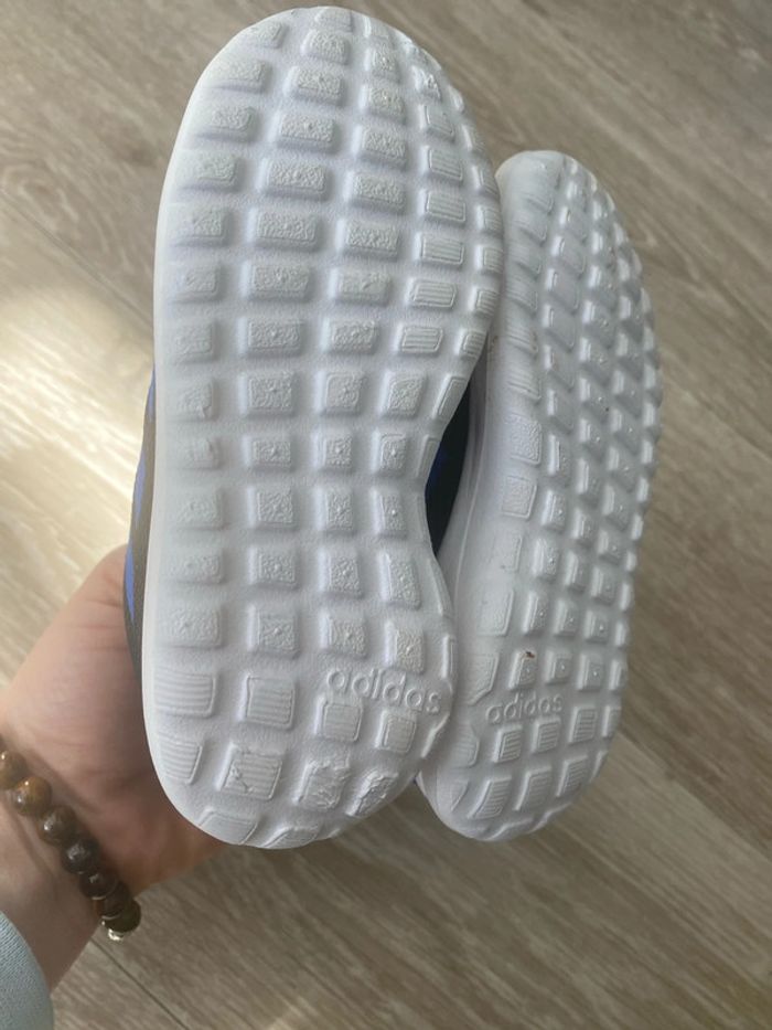 Basket adidas taille 22 neuve - photo numéro 5