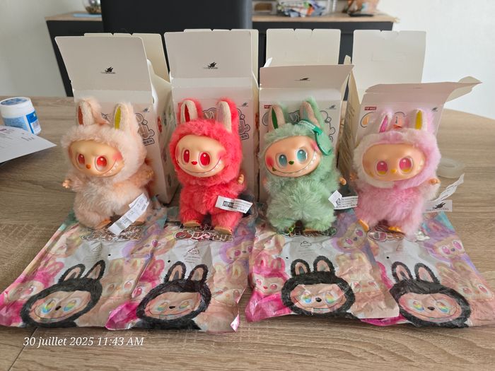 Lot de 4  Labubu RÉSERVÉES pour Mandy L