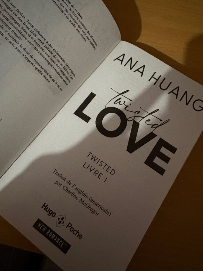 Livre twisted love - photo numéro 4