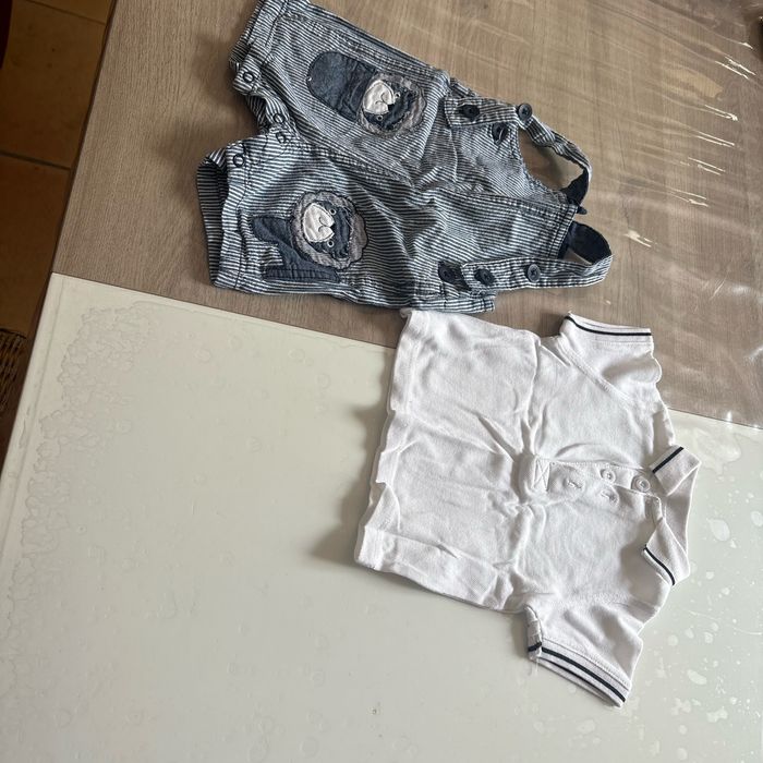 Ensemble (salopette et polo) taille 3 mois