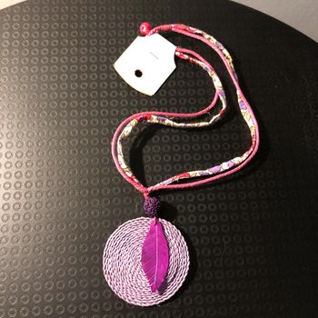 🌺 collier macramé rose et tissus