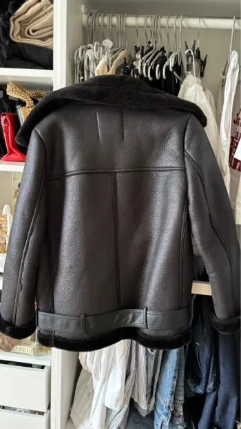 Blouson hiver cuir et fourrure Zara