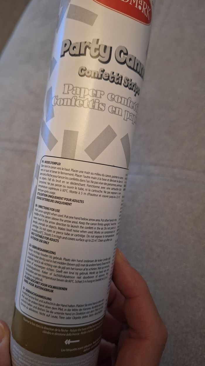 Canon à confettis en papier doré - photo numéro 2