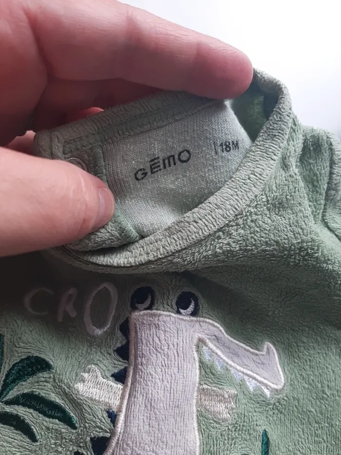 Lot de 2 pyjamas crocodile 18 mois - photo numéro 4