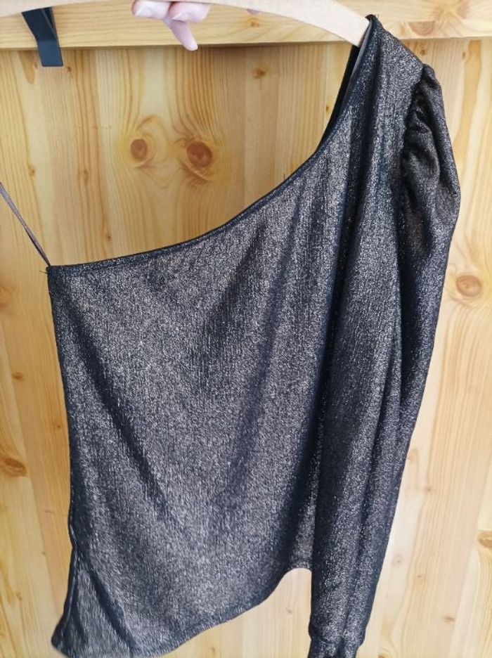 Haut asymétrique
